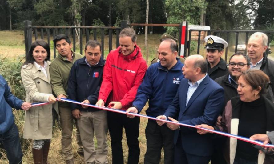 Panguipulli: Ministro Ward anuncia acuerdo e inaugura acceso en Playa Linda en el Lago Calafquén