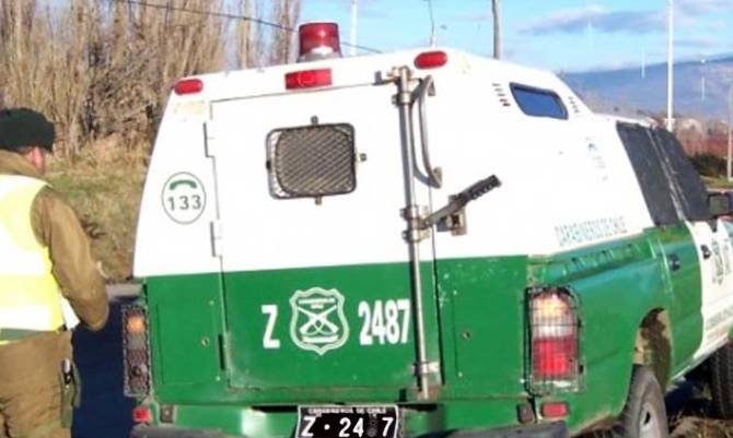 Hombre de 72 años apuñaló de gravedad a su esposa en Los Lagos