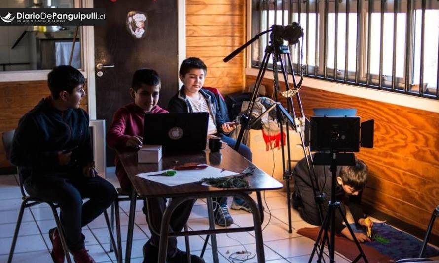 Talleres de cine Minchekewün llegan a escuela de Panguipulli