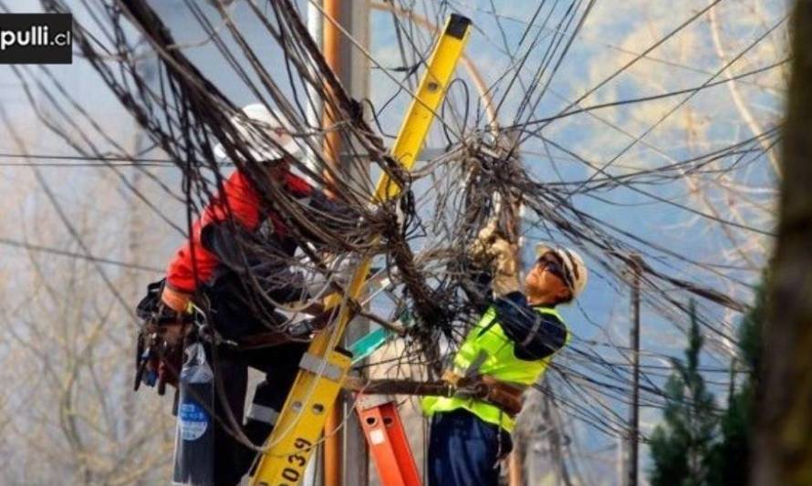 El 23 de Octubre comienza el retiro de cables en desuso en el centro de Panguipulli