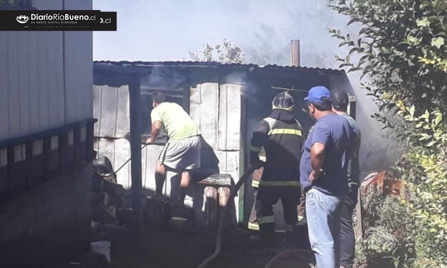 Bodega resultó consumida por el fuego en Cayurruca