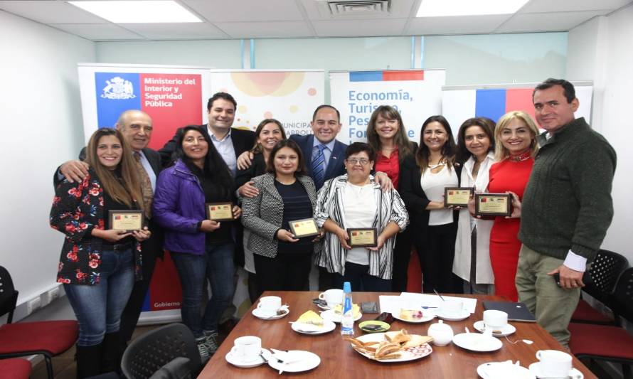 Mujeres emprendedoras de Los Ríos fueron destacadas por su aporte a la economía regional