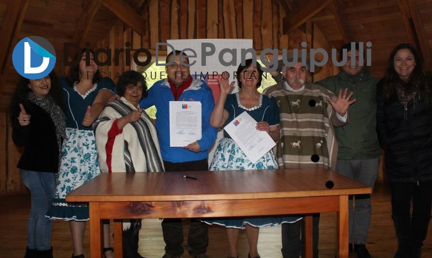 Conjunto folclórico “Cantares del Bosque” de Neltume recibió concesión de Bienes Nacionales