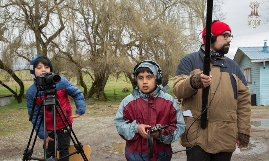 Niñas y niños de Panguipulli iniciaron el rodaje de su película