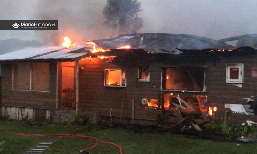 Incendio destruyó vivienda en Futrono