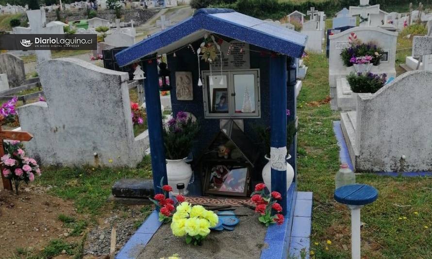 Denuncian robos y daños en sepulturas del cementerio municipal de Los Lagos