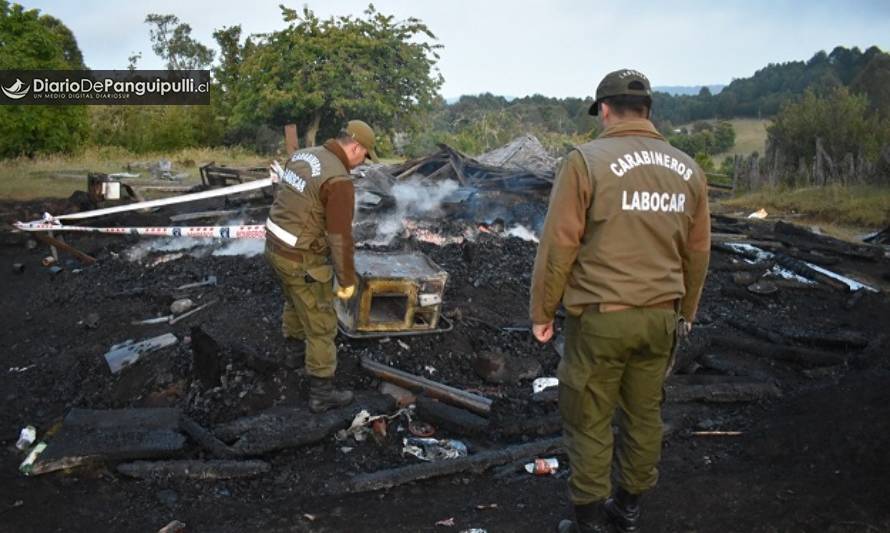 Encuentran cuerpo calcinado tras incendio de vivienda en Panguipulli