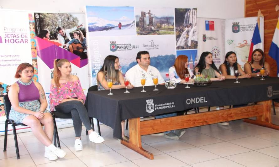 En Panguipulli: Presentación de las candidatas a reina dio inicio a la Semana de las Rosas 