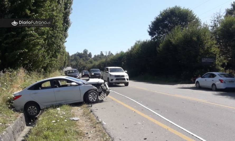 Dos automóviles colisionaron en ruta Futrono-Llifen