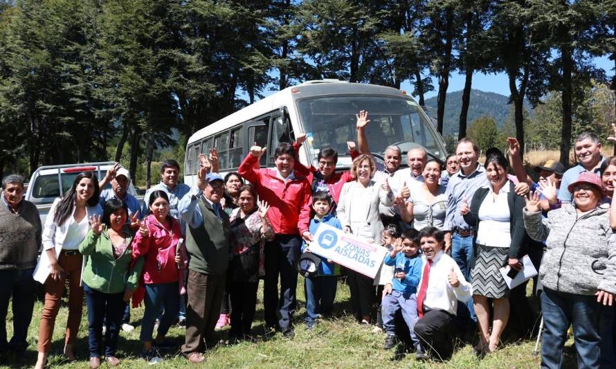 Vecinos de Cayumapu Alto celebraron servicio de transporte subsidiado