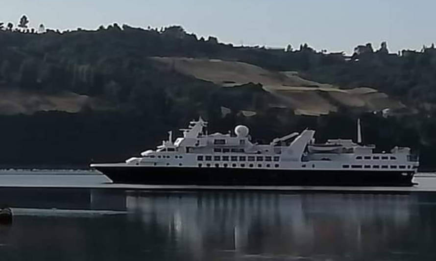 Turista de crucero dio positivo por Coronavirus y barco está en Castro con prohibición de desembarco