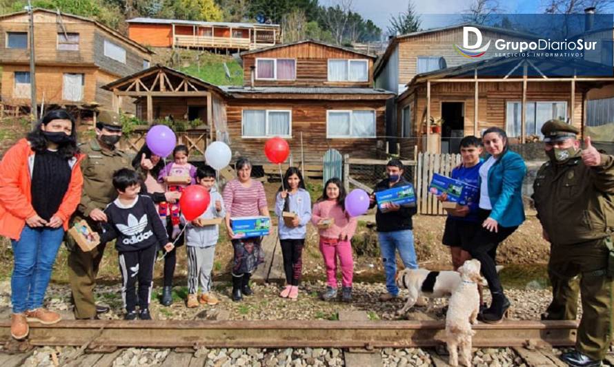 Carabineros de la comuna de Los Lagos celebraron el Día del Niño