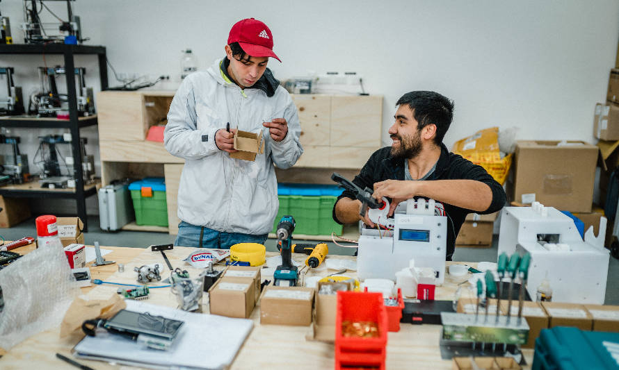 Empresa Saesa colabora con la Universidad Austral para fabricar prototipo de ventilador mecánico