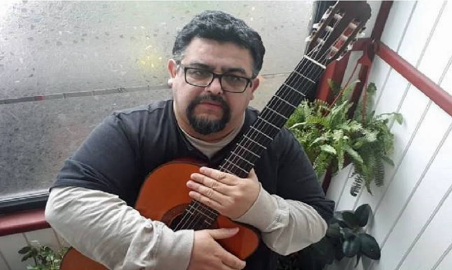 Músico local Sergio Gómez se presentará este jueves 10 en las redes