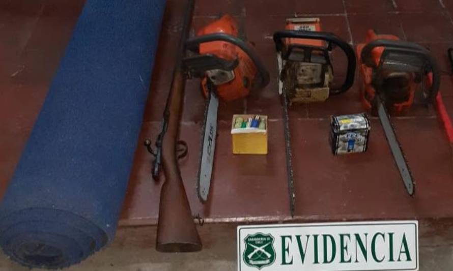 Carabineros de Lanco detuvo a  individuo con especies robadas