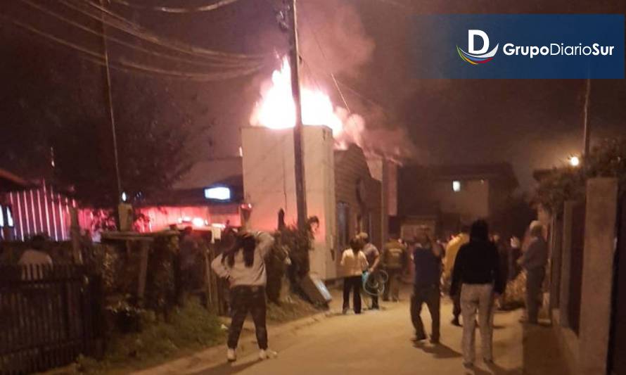 Una familia damnificada dejó incendio de vivienda en Futrono