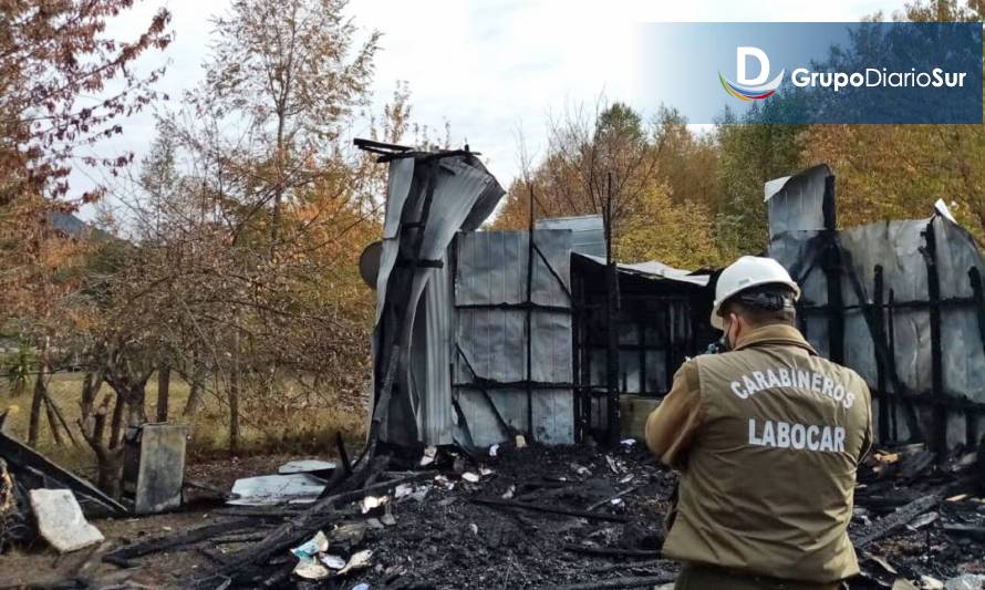 Incendio destruyó una casa por completo en sector rural de Panguipulli