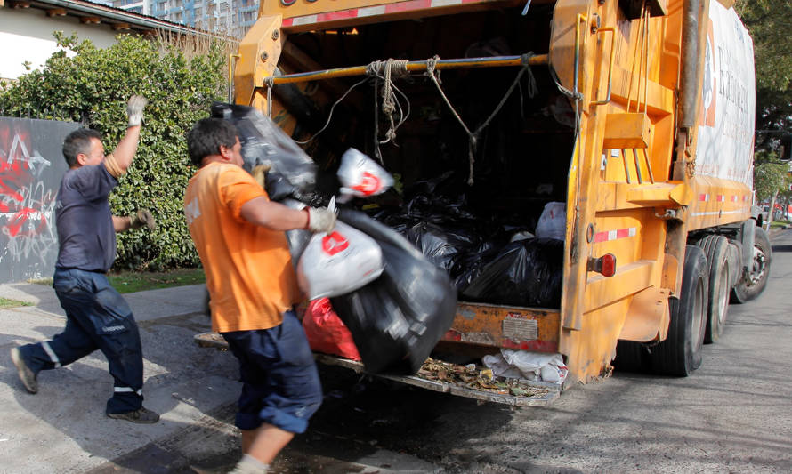 Diputado Berger sostuvo urgencia de cumplir obligaciones con trabajadores de la basura