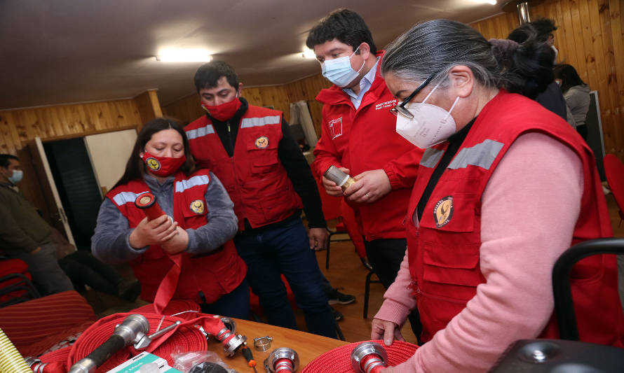 Vecinos de Punucapa consolidan su comité de emergencia gracias al Fondo de Fortalecimiento de Segegob