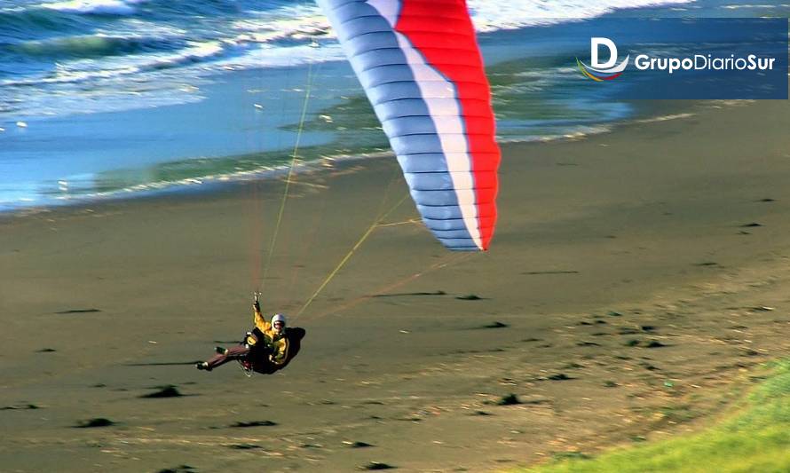 Persona que practicaba parapente sufrió caída en zona costera de Valdivia