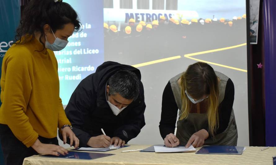 Más de mil estudiantes de Los Ríos potenciarán su Educación Técnica
en la industria de la Construcción