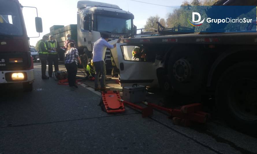 Los Lagos: Reportan grave colisión en Ruta 5 Sur