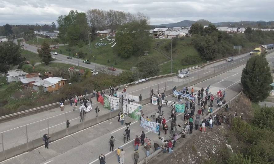 Vecinos de Los Lagos marcharon en protesta de bypass reiterando su rechazo a Colbún