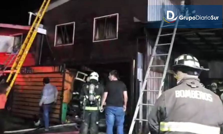 Tragedia en Osorno: confirman muerte de madre e hijo en gigantesco incendio