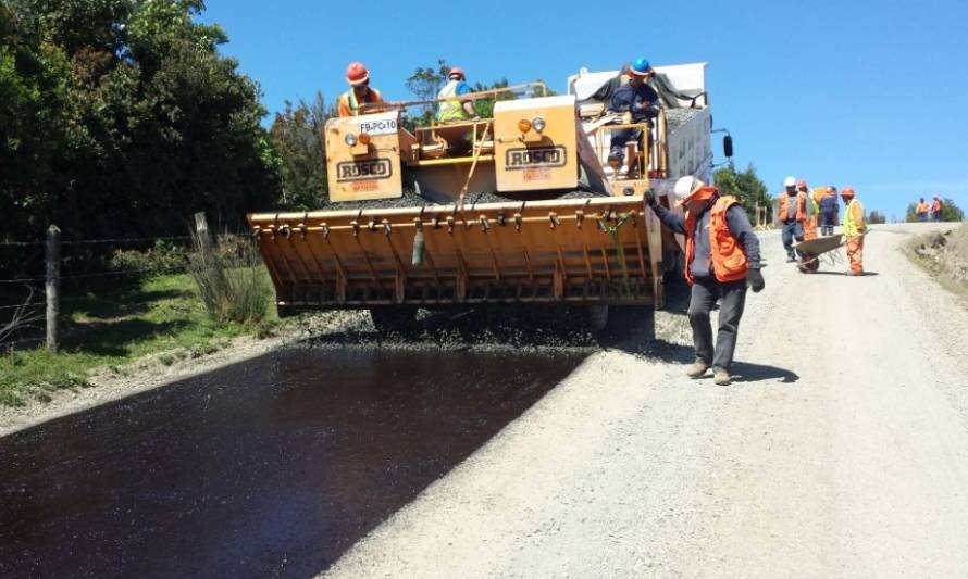 Anuncian pavimentación de 12,5 kilómetros de calles, pasajes y veredas de Los Ríos