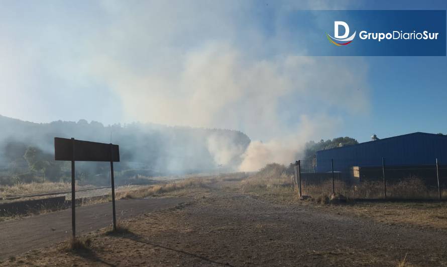 Dos emergencias simultáneas movilizaron a bomberos de Los Lagos