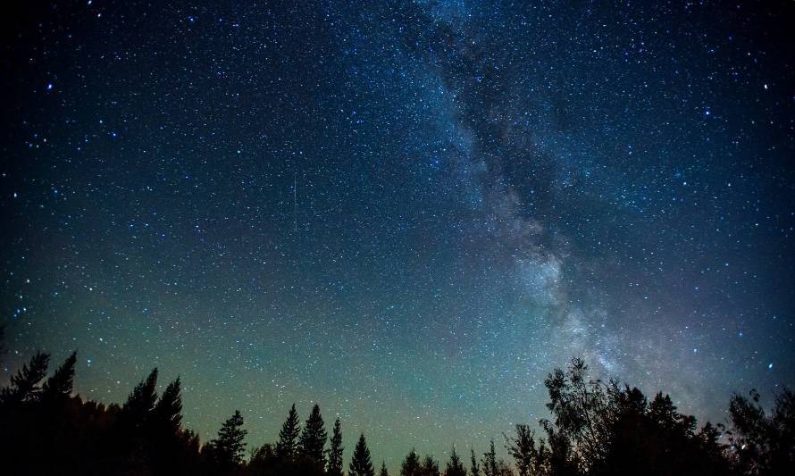 Anuncian norma lumínica para proteger los cielos del país