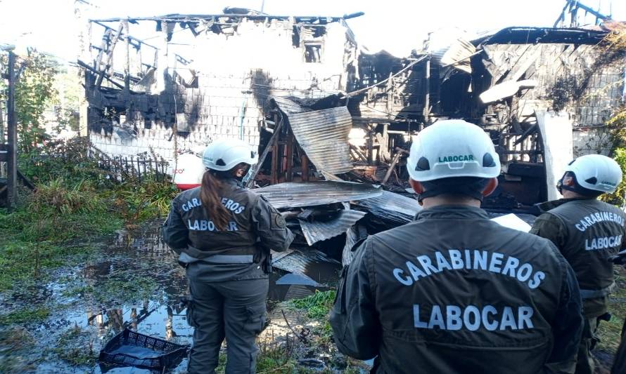 Incendio de residencial fue casi una tragedia: Carabineros rescató a 20 personas