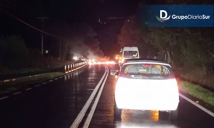 Barricada en ruta a Niebla marca primeras horas del Día del Joven Combatiente