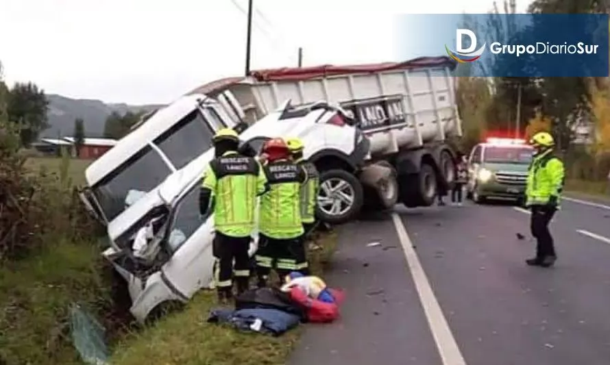 Dos fallecidos en accidente vehicular en ruta Panguipulli-Lanco