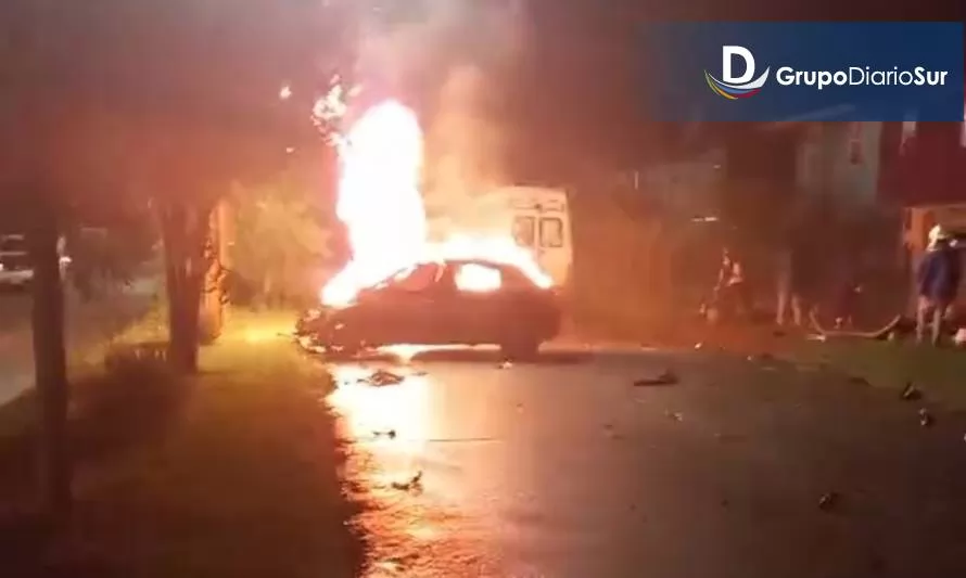 Accidente fatal en Valdivia: un vehículo fue consumido por las llamas