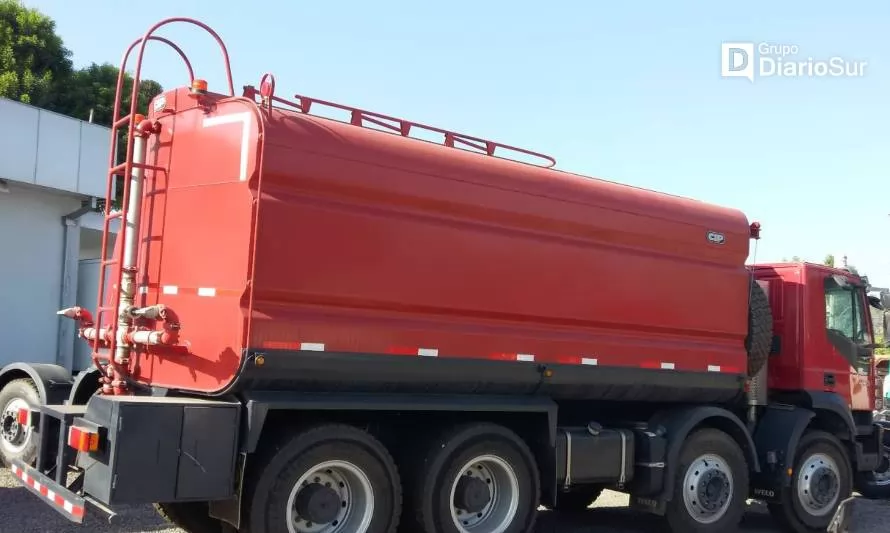 CORE Los Ríos aprobó compra de once camiones aljibe para bomberos de la región