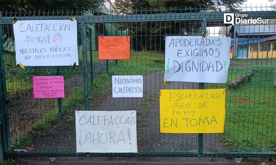 Apoderados inician toma de cordillerana escuela de Puerto Fuy