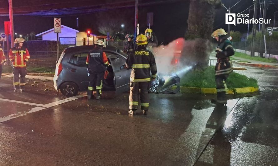 Bomberos concurrió a rescate vehicular tras choque en avenida Picarte