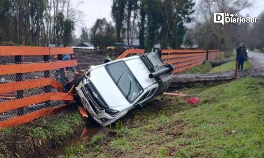 Vehículo despistó en ruta Lago Ranco-Río Bueno