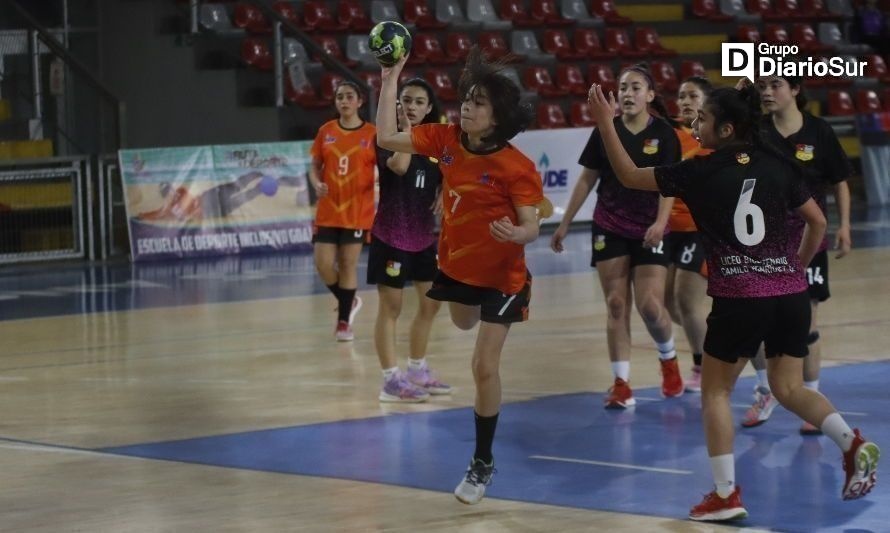 Los Ríos se impone a Aysén en el balonmano escolar