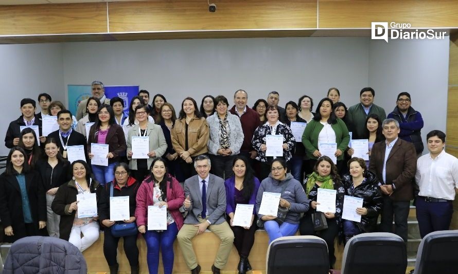 Municipalidad de Panguipulli entrega certificación a 39 dirigentes sociales
