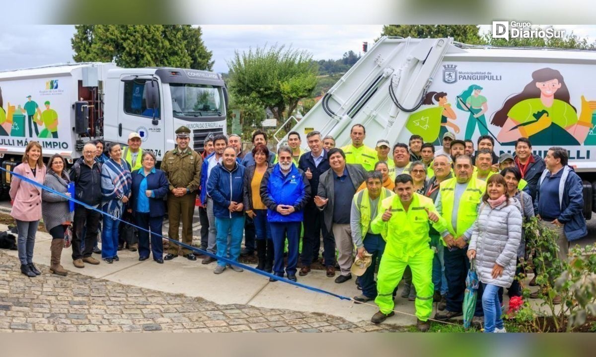 Municipio de Panguipulli presentó sus nuevos camiones recolectores de basura