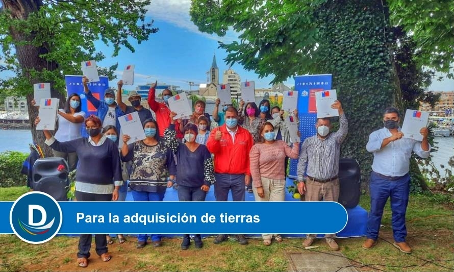 CONADI entregó títulos de dominio a beneficiarios de subsidio en Los Ríos